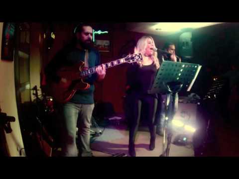 Groove Spot  - "I Feel Good" (Live@Aroma Bar on 21/12/2016)