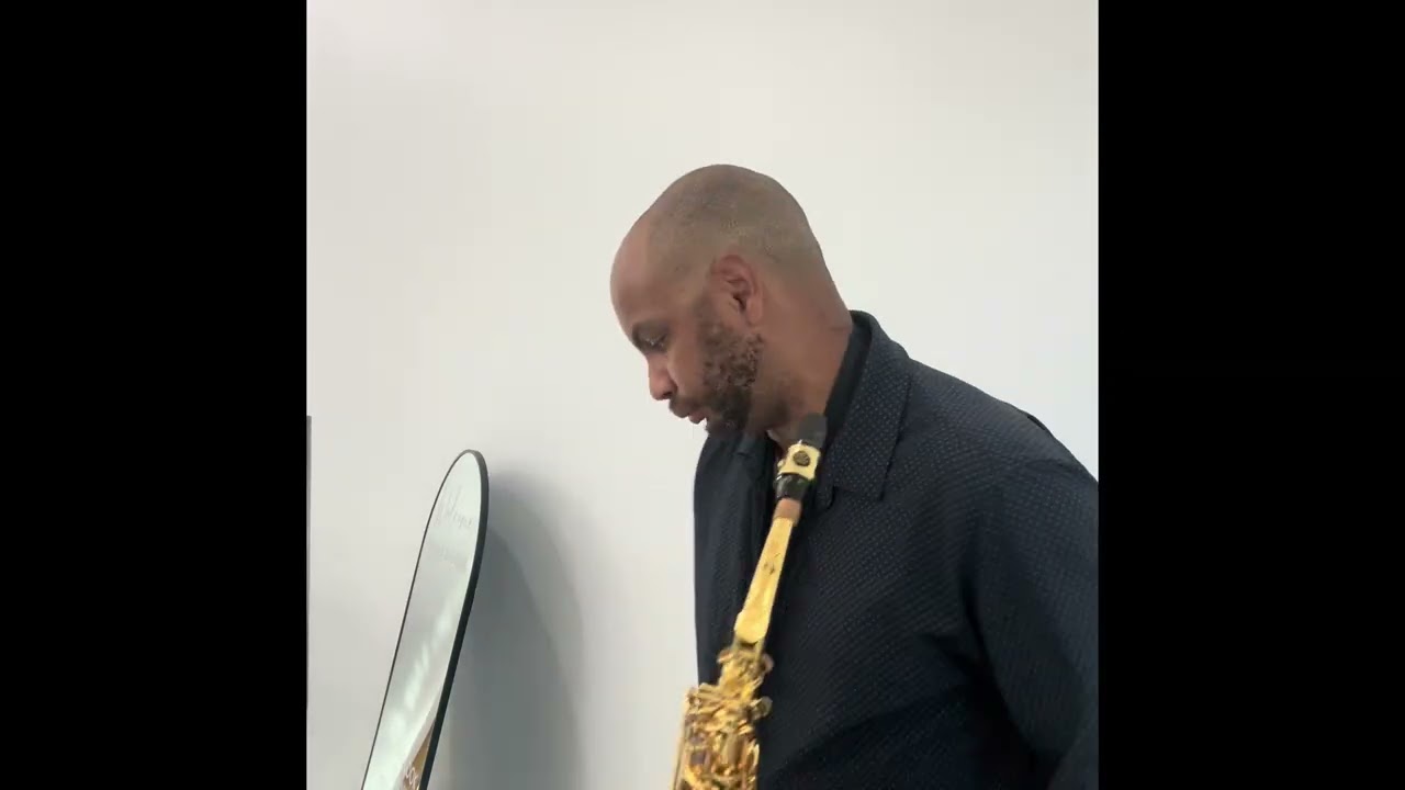 Promotional video thumbnail 3 for Leo Saxophone