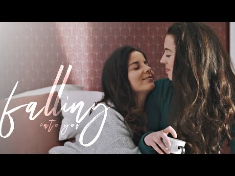 Sara & Roxane | Falling into you.