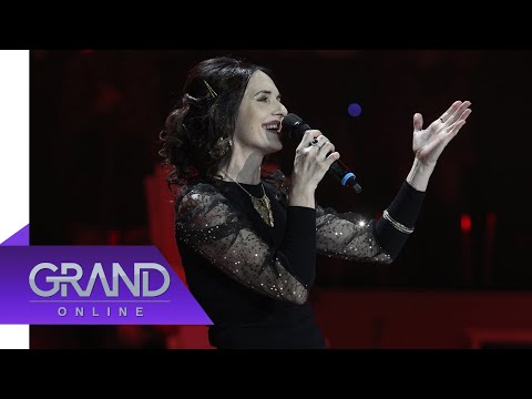 Jela Grozdanić se ne boji loših komentara na račun kratke suknje