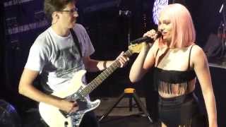 Jessie J &amp; Julien - Beat it (Michael Jackson cover) - Live Paris 2015