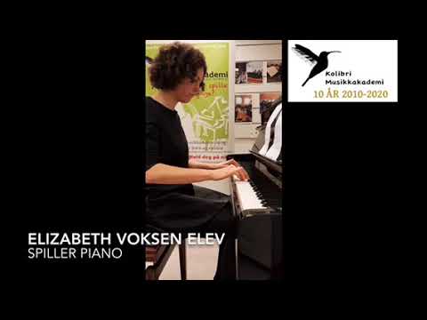 Kolibri Musikkakademi. Lær å spille piano som voksen nybegynner. Hør på voksne pianoelever spille