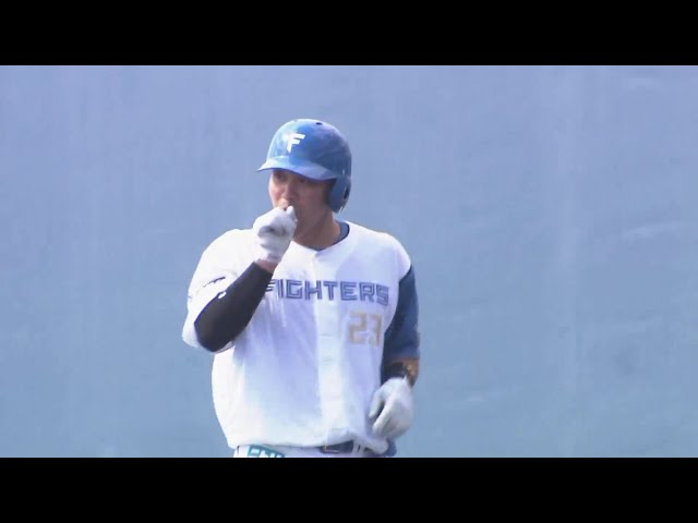 【春季キャンプ紅白戦】正捕手争いへ早速アピール!! 新加入のファイターズ・伏見寅威がヒット!! 2023年2月1日 北海道日本ハムファイターズ