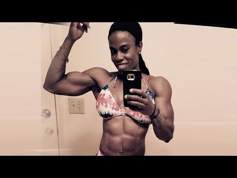 47 years young hard muscel woman Dee Jackson
