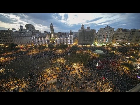 Valencia: Massenprotest gegen Flut-Missmanagement