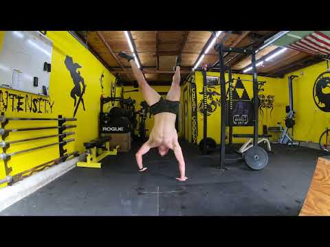 Everyone point and laugh at this guy who can't HS Walk!