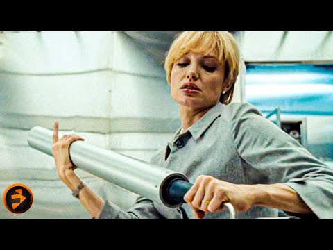 Angelina Jolie Escapes CIA with a DIY Bomb | SALT