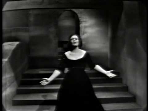 Early gorgeous looking Joan Sutherland sings Elvira's cabaletta like a Butterfly (end Eb6)