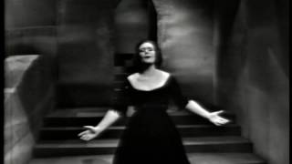 Early gorgeous looking Joan Sutherland sings Elvira's cabaletta like a Butterfly (end Eb6)