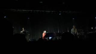 Birdy - Unbroken (live) @ Live Music Hall 05/05/2016