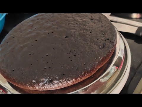 Easy and eggless chocolate cake in fry pan