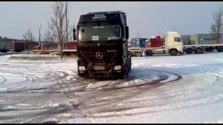 preview picture of video 'Actros Drift in Kornwestheim'