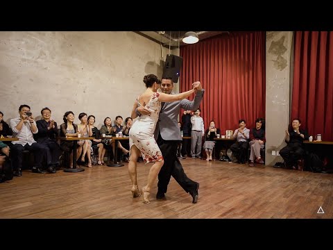 Dana Zampieri & Carlos Estigarribia - La Vida Es Una Milonga - @AbrazoTV