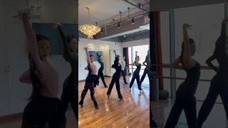 Download lagu Cha Cha Cha💃🏻Let's dance together #danceshorts #dancerlife #chacha #dance #dancer mp3