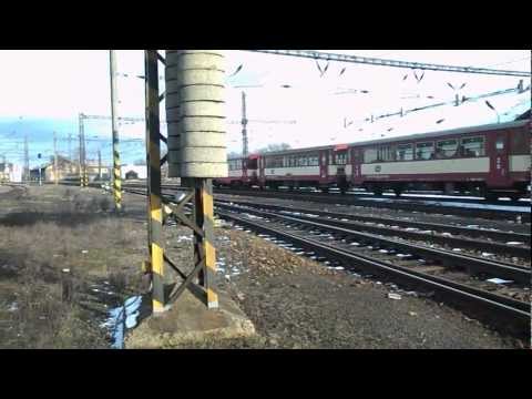 Odjezd vlaku Os 17609 (ČD 810.050 + 814.157) - Chomutov, 8. 2. 2013