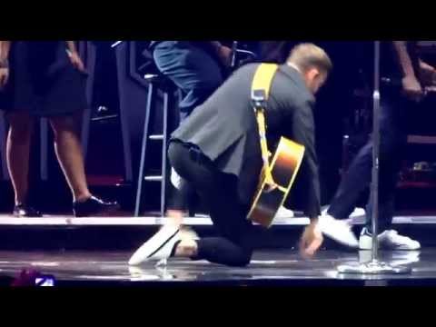 Justin Timberlake and Garth Brooks - Friends In Low Places - Nashville, December 19, 2014