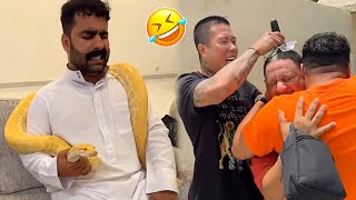 Download lagu Best Arab Friends Pranks 🤣 Videos #100 – Arabs are Very Funny 😂 | Arabic Humor Hub mp3 Download lagu Best Arab Friends Pranks 🤣 Videos #100 – Arabs are Very Funny 😂 | Arabic Humor Hub mp3