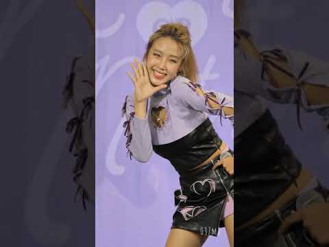 220206 PRETZELLE AUMAIM - READY OR NOT? @ Idol Exchange Before Valentine Day [Fancam 4K 60p]