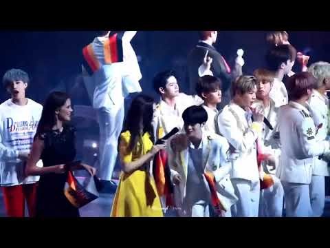 180915 Somi소미 & Daehwi대휘 (G)I-DLE 여자아이들Music bank in Berlin 뮤직뱅크 in베를린
