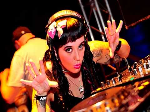 s'Aphira @ Distortion Radioshow