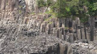 preview picture of video '주상절리(柱狀節理, columnar jointing) 제주도 올레길 8코스 (2010-04-08)'