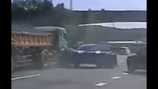 [問卦] 開車不難吧跟尻尻一樣