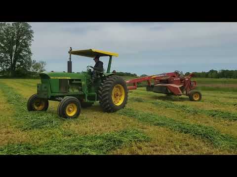 Cutting Triticale With The John Deere 4020 & Discbine | 2023