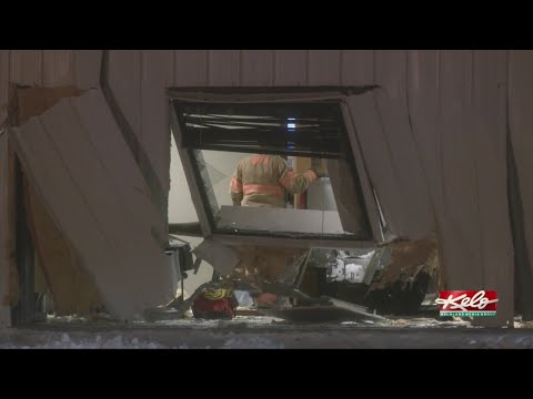 Car crashes into building in north Sioux Falls