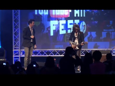 Joe Perry (Aerosmith) at YouTube FanFest powered by HP