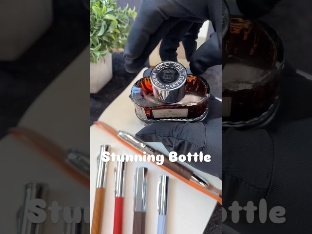 Vídeo relacionado con Faber-Castell 148701 - Bote de tinta para instrumentos de escritura con convertidor, azul real, 62,5 ml, 1 pieza