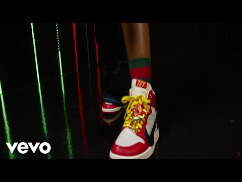 Video thumbnail for Pon Mi Sneakers