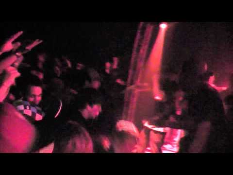 Winne - Geef 8 ft. Feis, U-Niq , Eddy Ra ,Crimson & Alex Live @ Zenith Dendermonde 18/03/11 HD