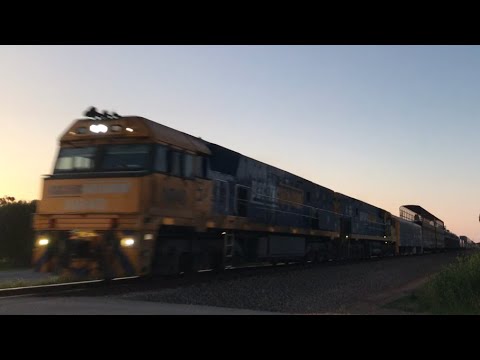 Pacific National 5PM5 NR40 NR23 pass Pratt Road, Korunye