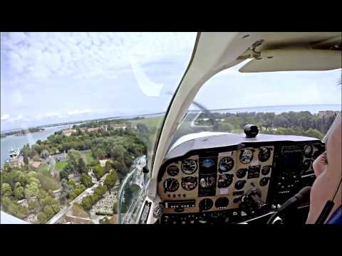 Cockpit - Bonanza F33A Landing Venezia Lido LIPV