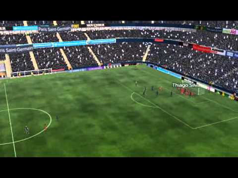 Paris Saint-Germain - Retourné Anthony Martial sur corner .