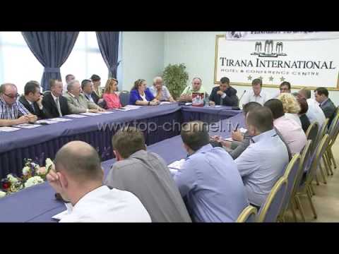 Protestë kundër kasës fiskale - Top Channel Albania - News - Lajme