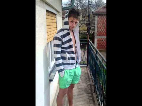 Punny(RelaX)-Covek bez buducnosti.(2012)