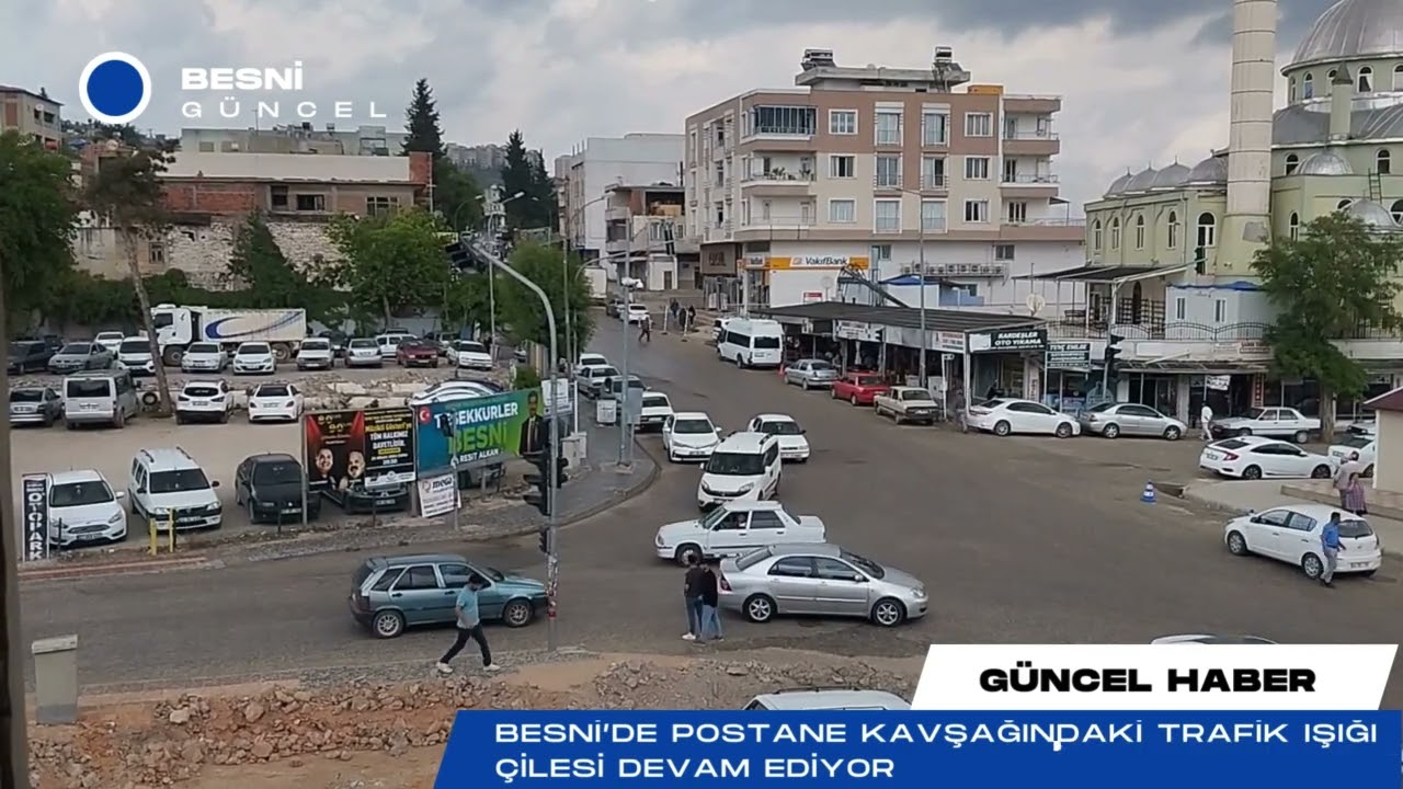 Besni’de Postane kavşağındaki trafik ışığı çilesi devam ediyor