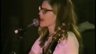 Lisa Loeb performing &quot;Hurricane&quot; at WPST 97.5