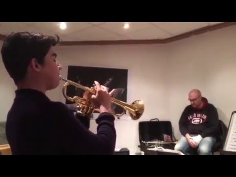 Dans la classe de trompette de Pierre Badel, Raphaël