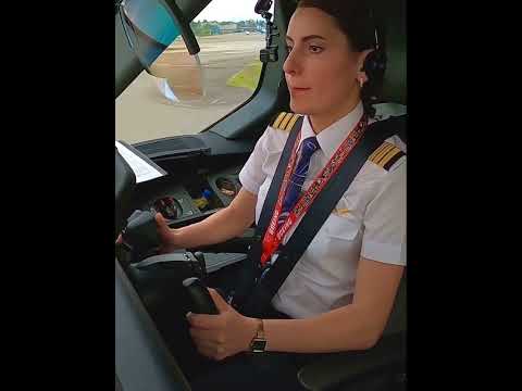 👩🏻‍✈️Boeing 787 out of Seattle