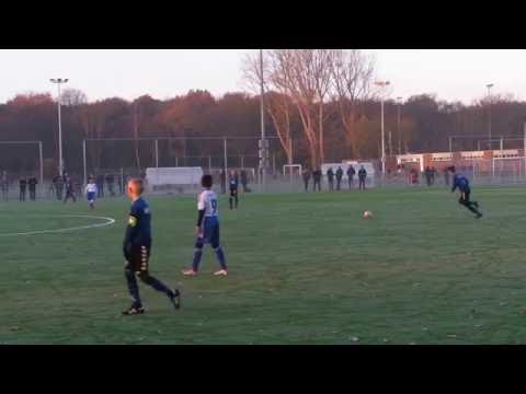Blauw-Zwart  JO13-2  -  DWO JO13-2  eerste helft 26-11-2016