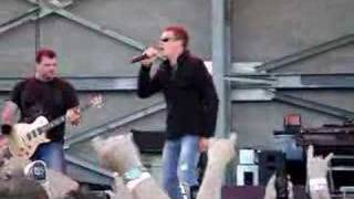 3 Doors Down - Train (Live at Rock on the Range 2008)