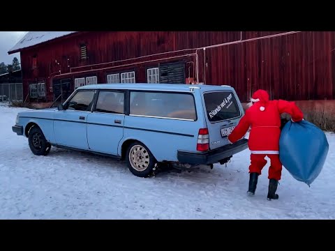 Santa drifting on Volvo 240. Best gifts delivery. Merry Christmas! Winter Xmas drift. DDrive