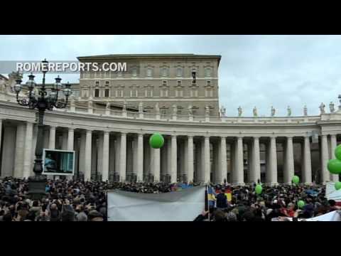 Francisco en el Ángelus: Cada vida es sagrada