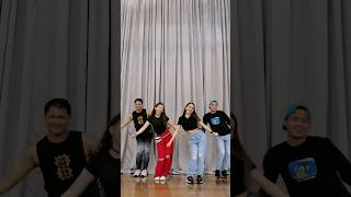 Download lagu Doo Whop Cute Couple Dance! #kimshymoves #shorts mp3
