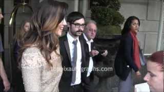 Mary Elizabeth Winstead - Signing Autographs at the 'Abraham Lincoln: Vampire Hunter' Premiere