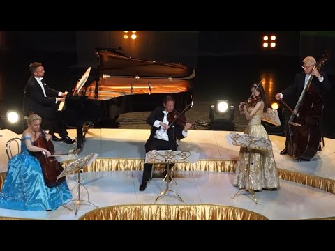 "The Gypsy Princess" (E.Kalman) - Maastrichts Salon Orkest