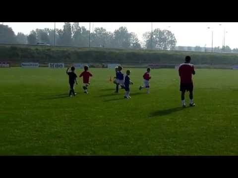 Voetbal oefenwedstrijd Jong Ambon MP2 - Serooskerke MP1  3 sept. 2011