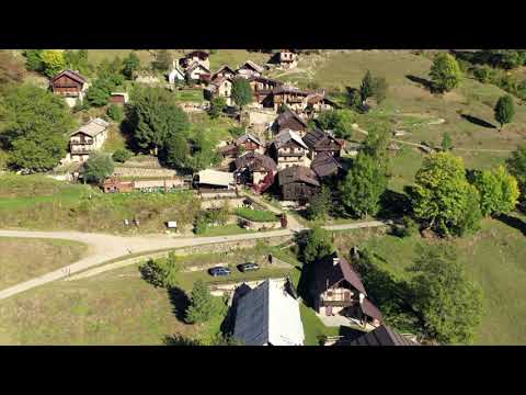 Dahu de Sanbarnui visto dall'alto in estate